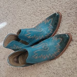 Ariat Dixon Western turquoise ankle boots